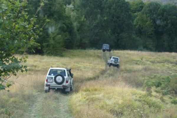 Pratoni. In Fila Per Non Rovinare Il Paesaggio Con Mille Tracce.