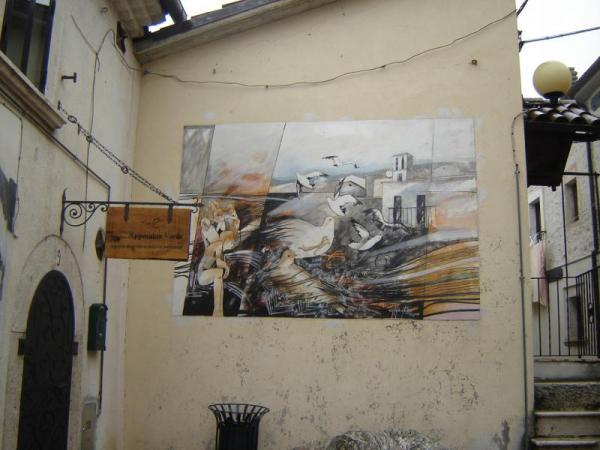 Uno Dei Famosi Murales Di Scontrone